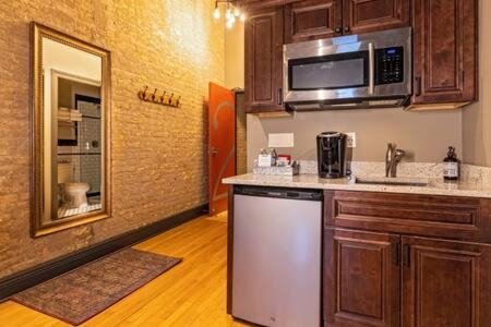 Hip Urban Loft-Small Town Charm-124 Lofts #2 West Dundee Eksteriør billede