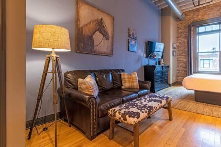 Hip Urban Loft-Small Town Charm-124 Lofts #2 West Dundee Eksteriør billede